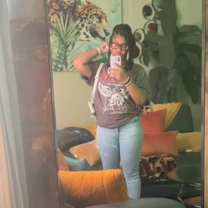 Meet your Posher, Cherish